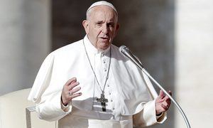La imagen muestra al Papa Francisco.