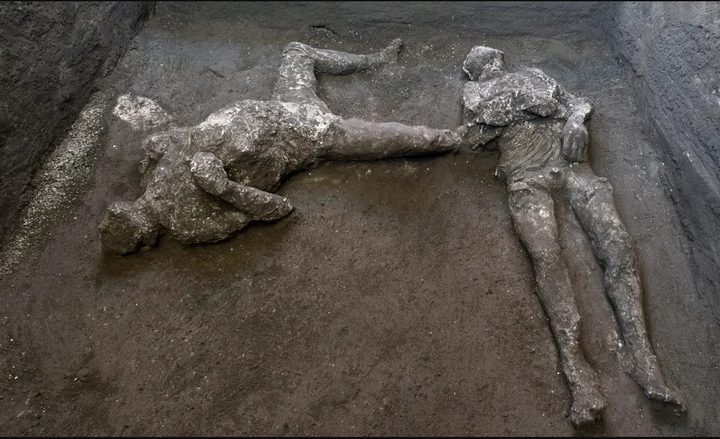 Excavación de Pompeya revela restos de un amo y su esclavo