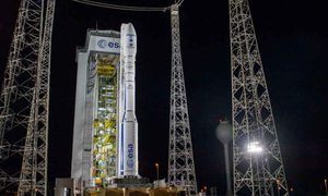 La imagen muestra el cohete Vega que llevaba el satélite español Ingenio.