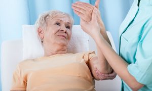 medicamentos osteoporosis protegen covid shutterstock 215757280
