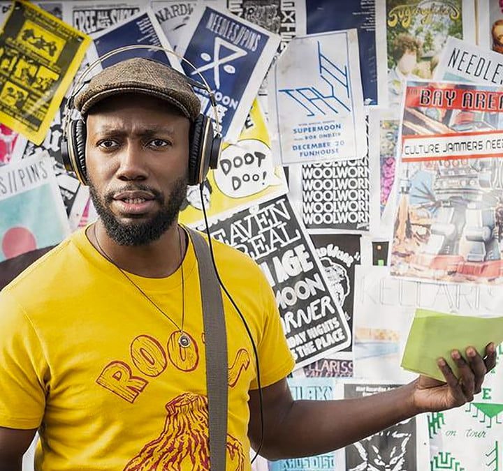 Fotograma de Woke, una de las mejores series en Hulu.