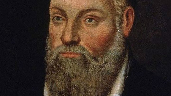 La imagen muestra al célebre boticario y profeta francés, Michel de Notre-Dame, o Nostradamus.