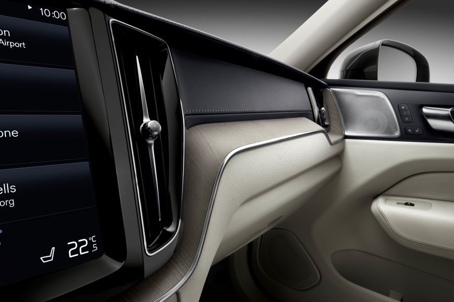 Detalle del tablero de la Volvo XC60 Recharge