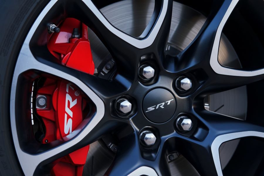 Detalle de rines y frenos de Dodge Durango SRT Hellcat 2021