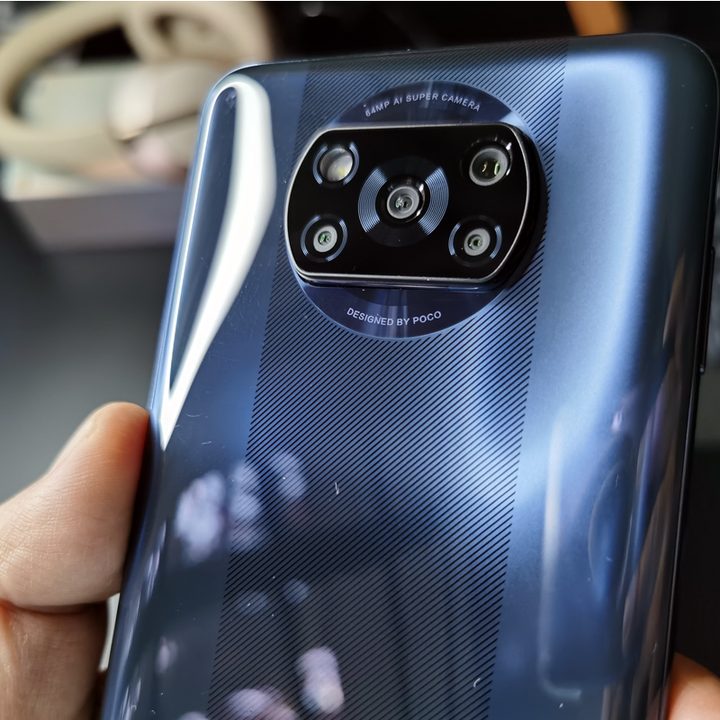 Detalle de la cámara del Poco X3 NFC