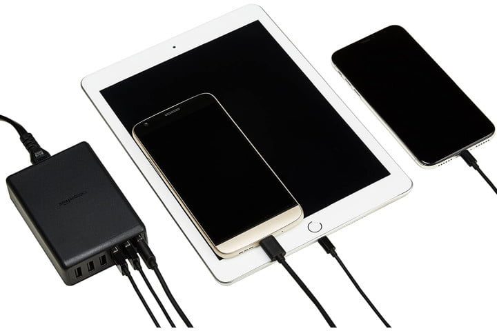 AmazonBasics 6-Port USB Wall Charger, uno de los mejores cargadores USB de escritorio