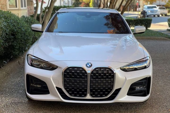 BMW 430i visto de frente