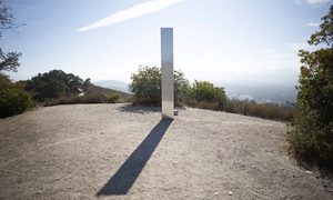 El extraño monolito de Pine Mountain, California