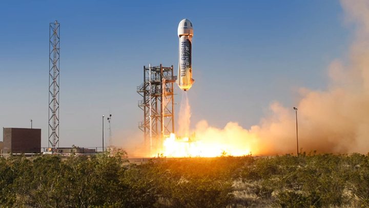 La imagen muestra una nueva prueba de lanzamiento de la New Shepard de Blue Origin.