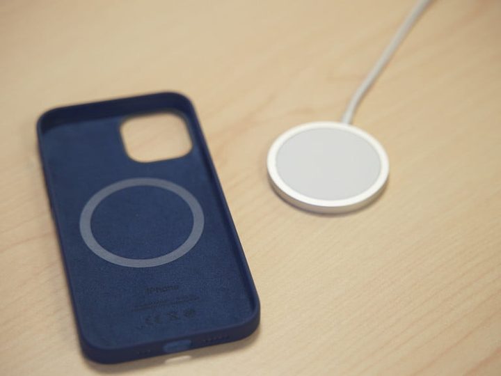 Samsung Galaxy S21 vs. iPhone 12