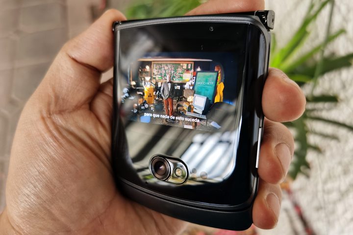 Pantalla externa del Moto Razr 5G