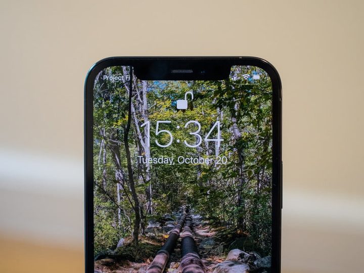 Samsung Galaxy S21 vs. iPhone 12