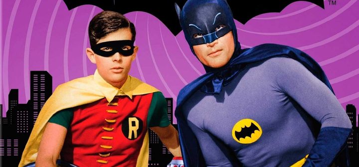La imagen muestra a Batman y Robin en la clásica serie de 1966.