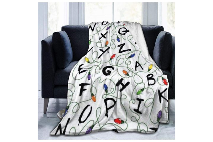 Manta con elementos de Stranger Things