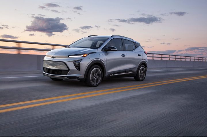 2022 Chevrolet Bolt EUV side view rolling
