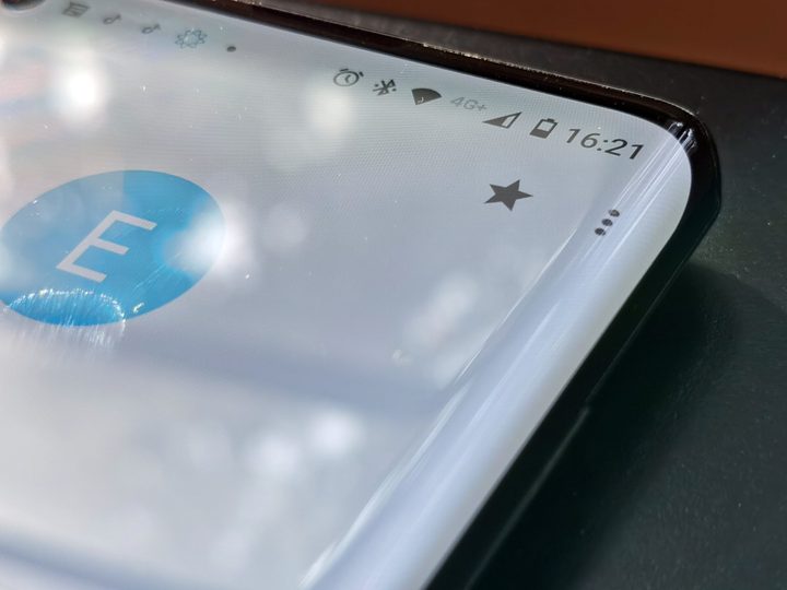 Marcar un contacto como favorito en Google Contactos