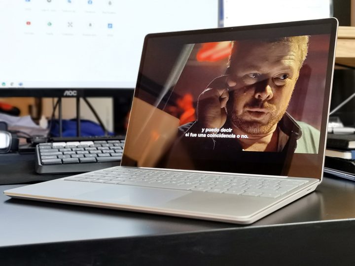Reproducción de contenido en la Surface Laptop Go