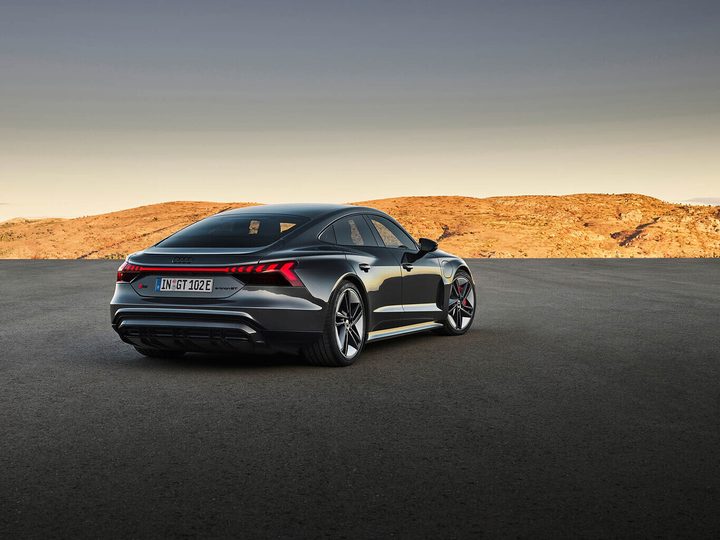 Vista trasera del Audi e-tron GT
