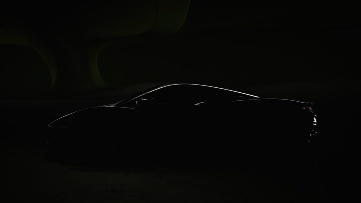 McLaren Artura profile