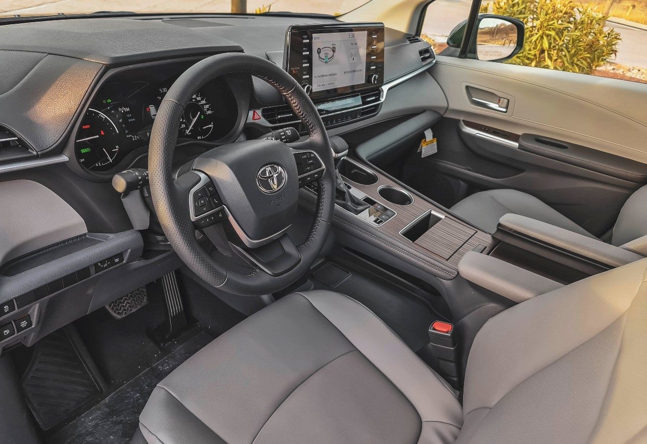 Toyota Sienna 2021 dashboard