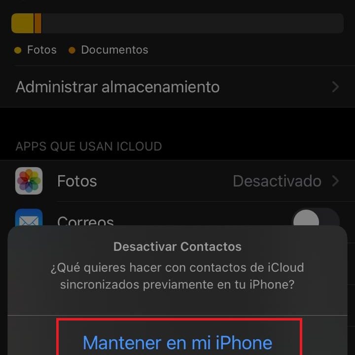 Pantalla de configuración para mantener los contactos en tu iPhone para restaurar contactos desde iCloud