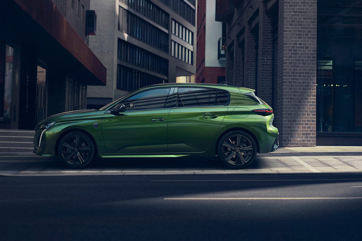 Peugeot 308 side view