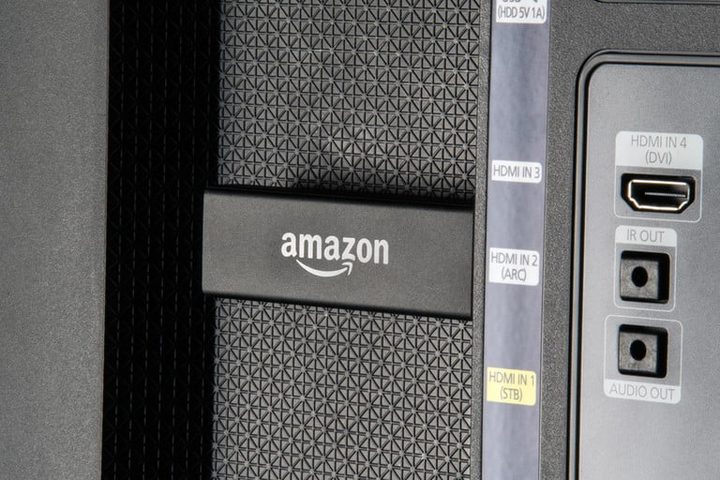 Amazon Fire Stick conectado a un TV
