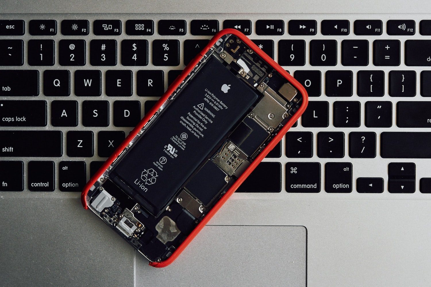 cambiar la batería de un iPhone