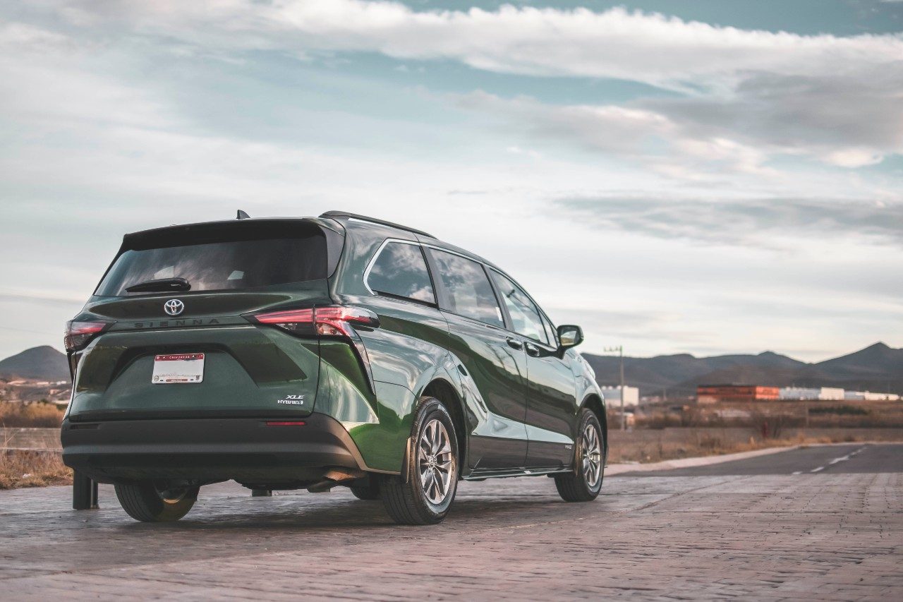 Toyota Sienna 2021 rear