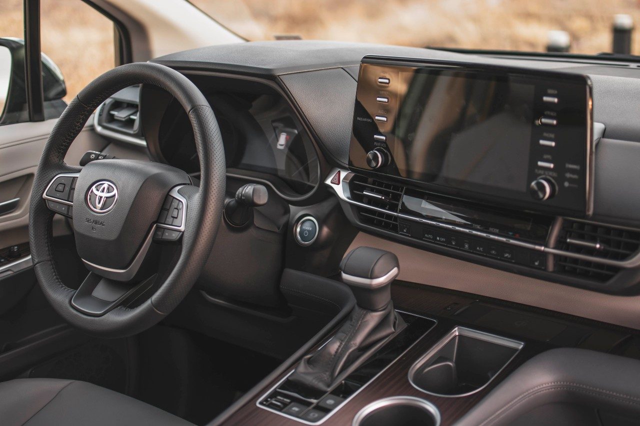 Toyota Sienna 2021 main screen