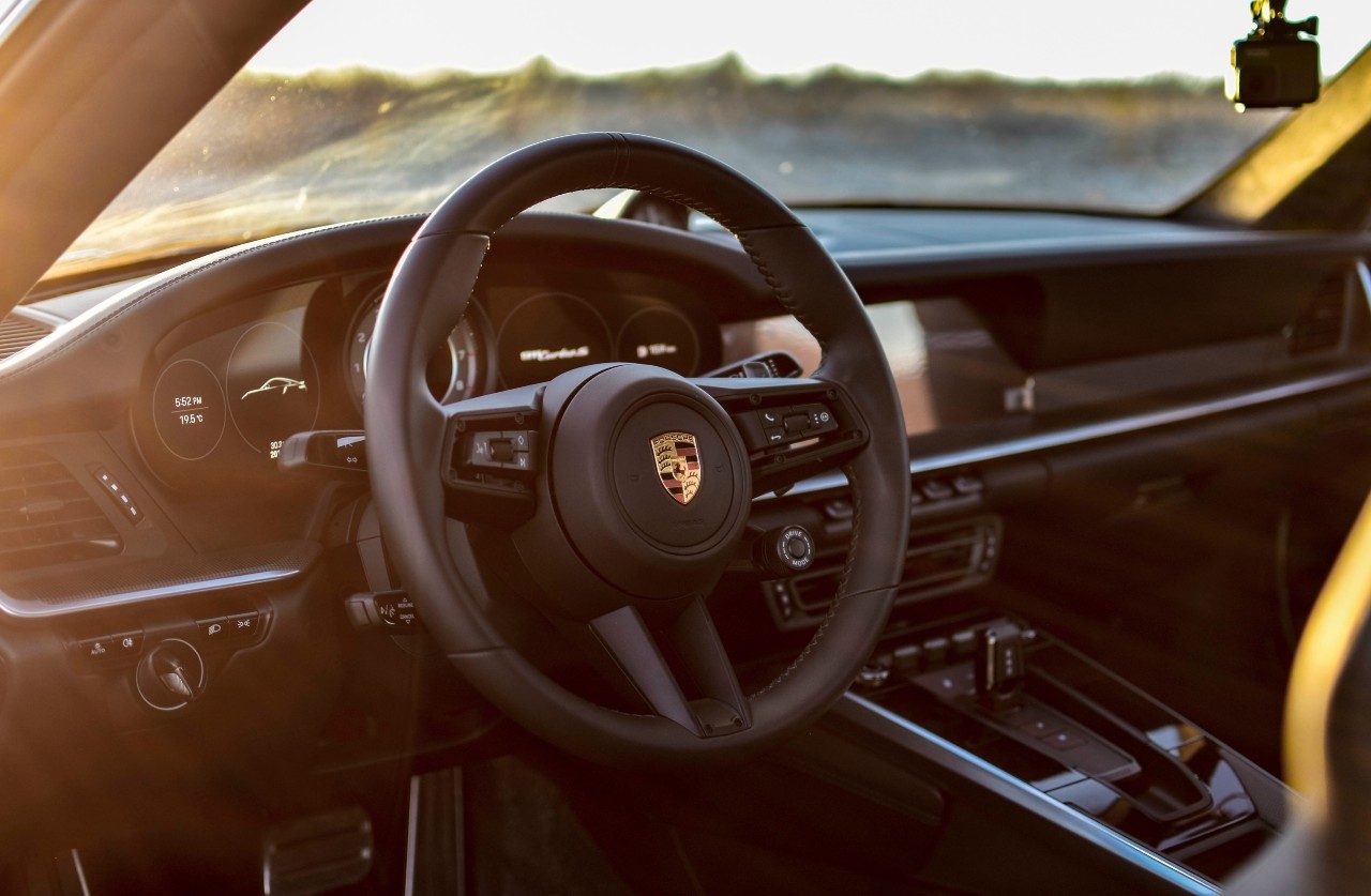 Porsche 911 Turbo S steering