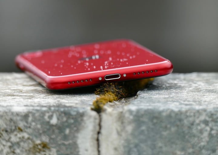 Samsung Galaxy A52 vs. Apple iPhone SE