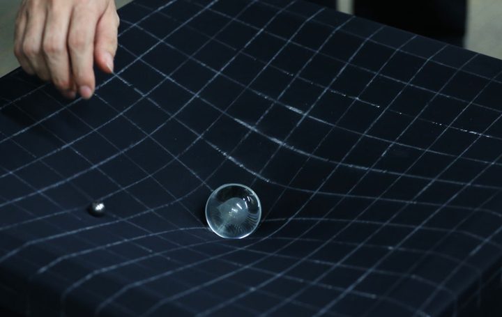 Físicos teóricos proponen un modelo para viajar más rápido que la luz