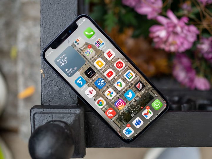iPhone 12 Mini, uno de los mejores teléfonos 5G baratos