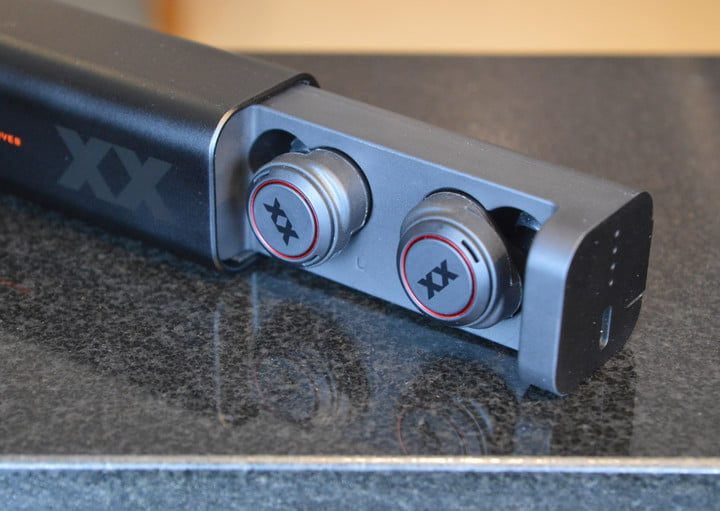 Estuche con auriculares JVC HA-XC90T