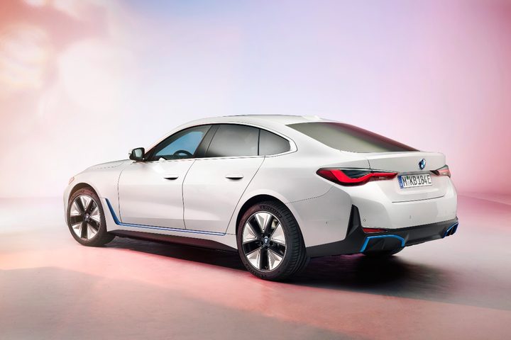BMW i4 2022 rear side