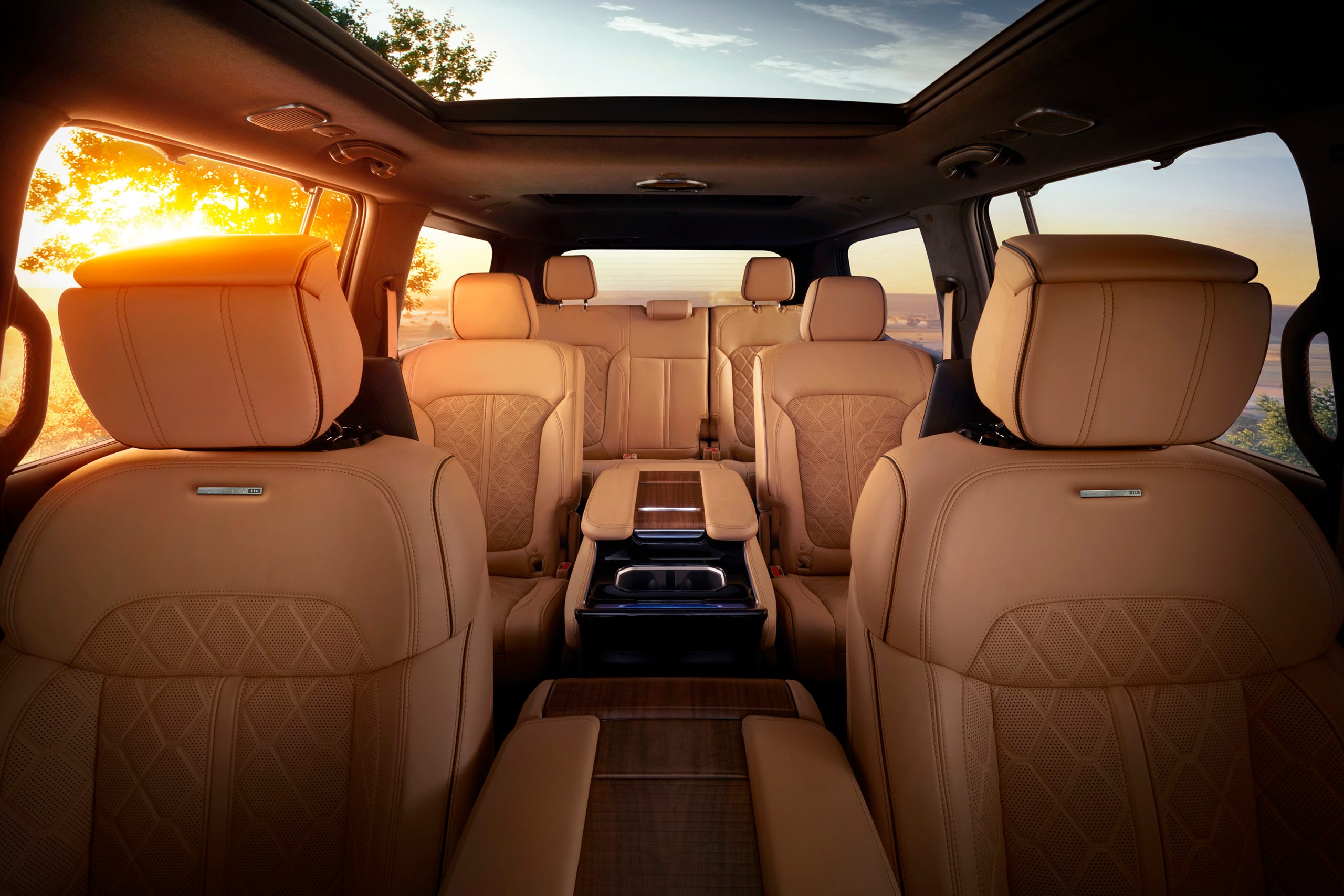 2022 Grand Wagoneer interior