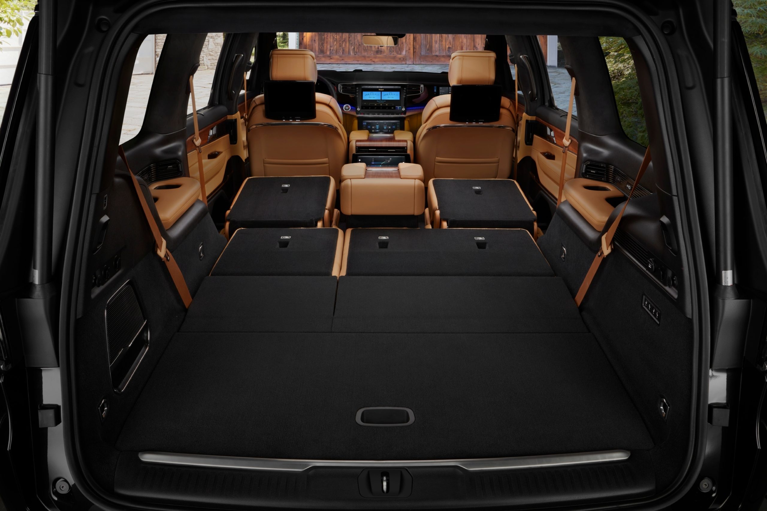 2022 Grand Wagoneer cargo space
