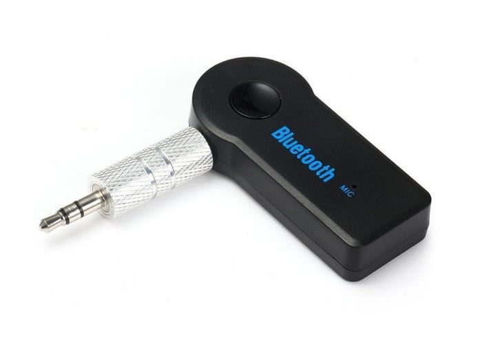 Un adaptador Bluetooth con entrada jack 3.5 mm