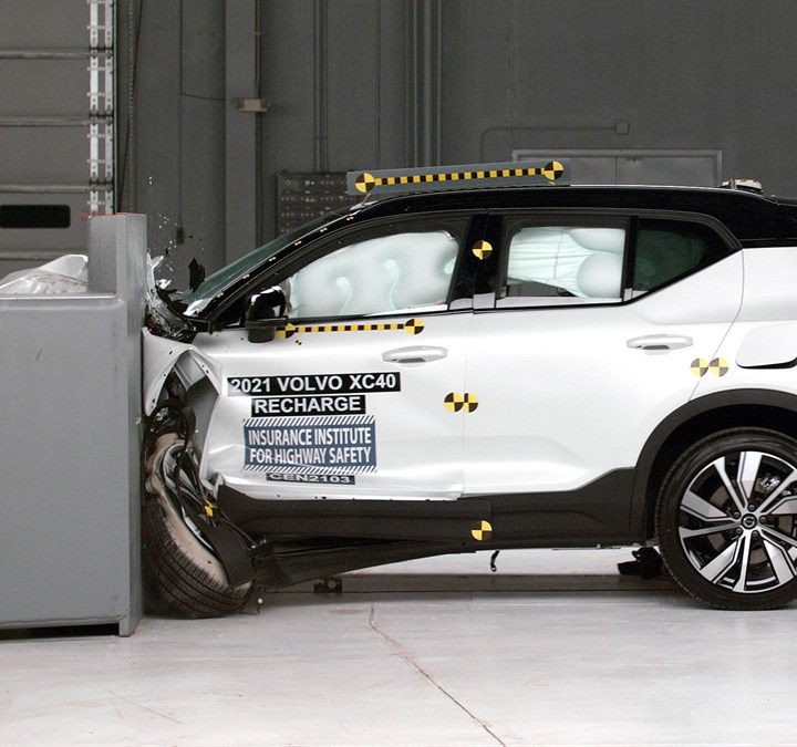Volvo XC40 Recharge crash test