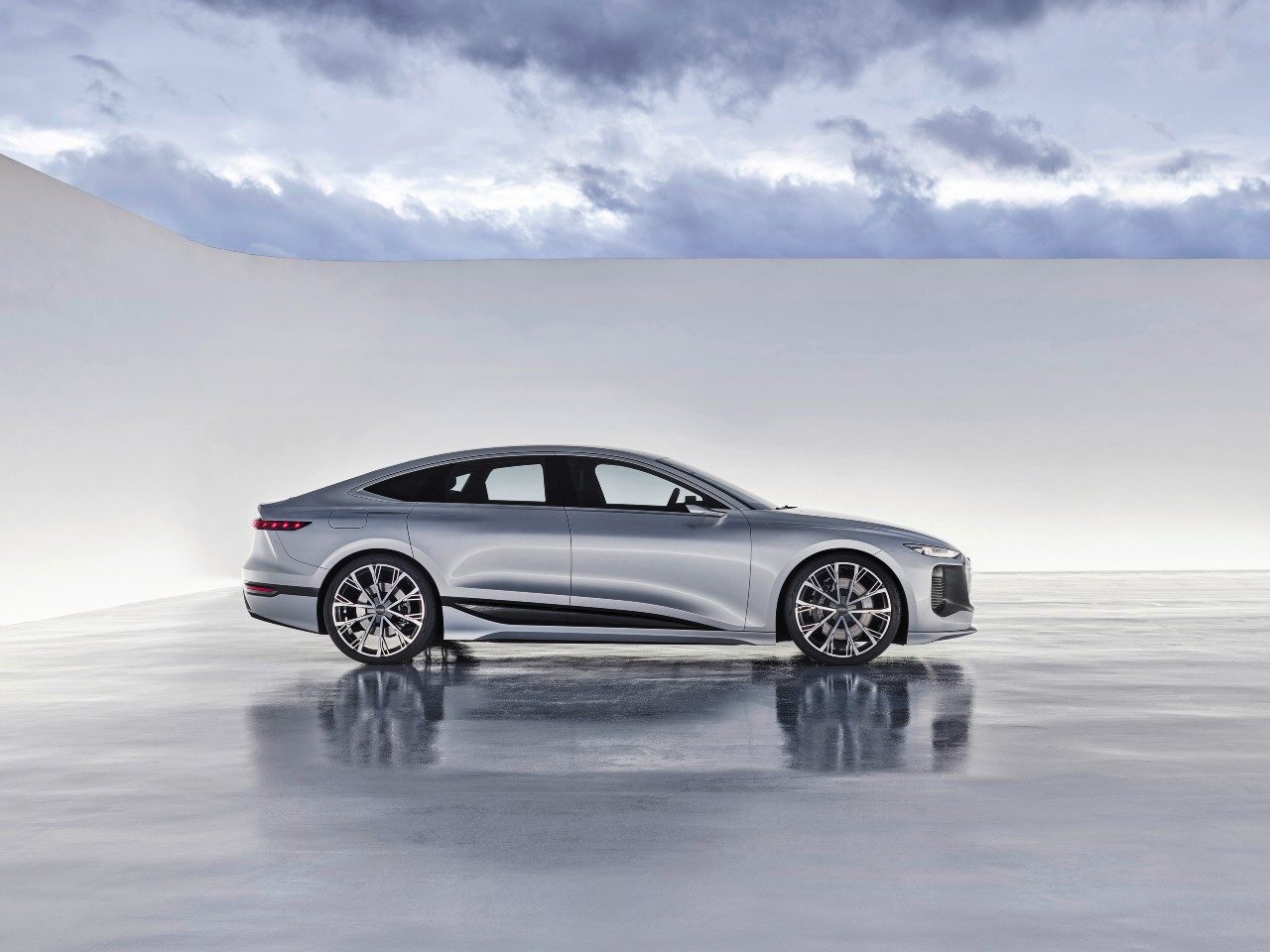 Audi A6 e-tron profile