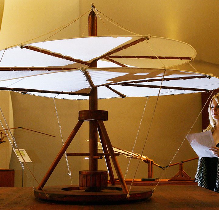 Una recreación del helicóptero ideado por Leonardo Da Vinci