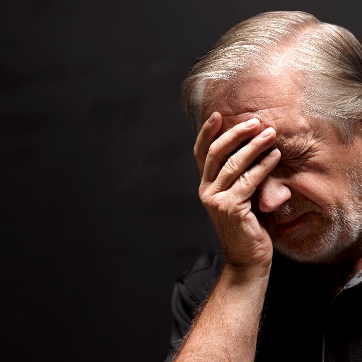 Un hombre con problemas de memoria