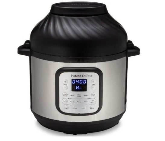 Olla de presión y freidora de aire mostrando su pantalla de programación