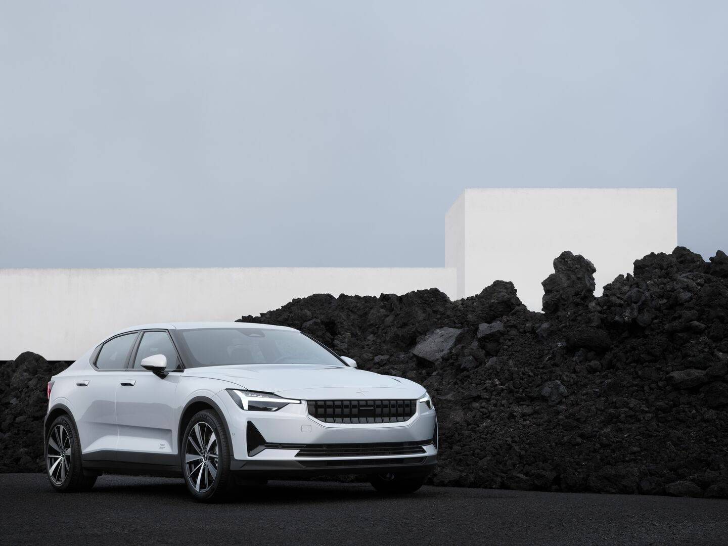 Polestar 2 front