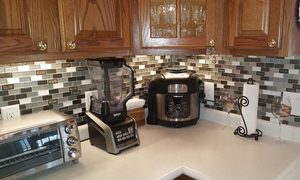 Barra de cocina con varios dispositivos para cocinar, para comparar a la Instant Pot Duo Crisp vs. Ninja Foodi