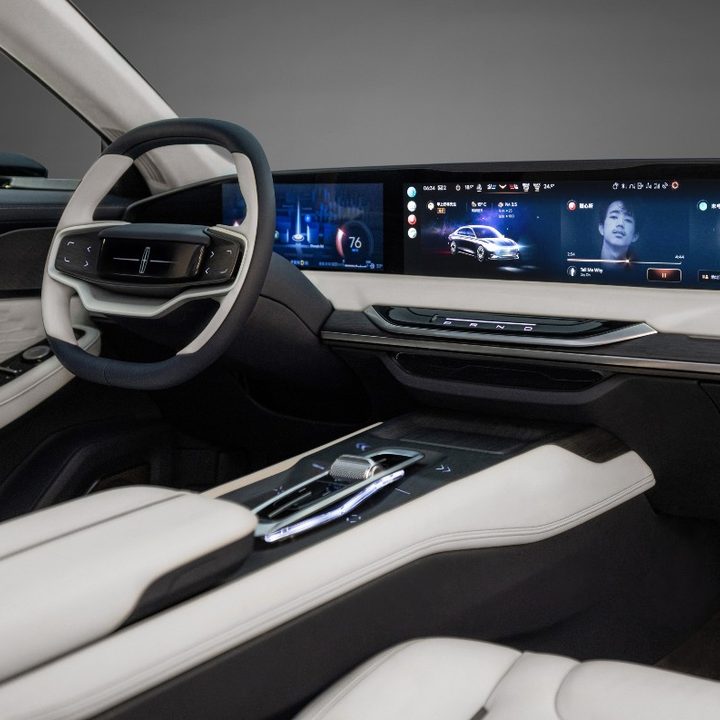 Lincoln Zephyr Reflection interior