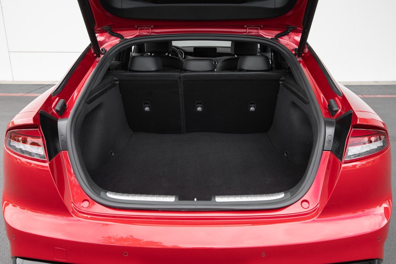 Kia Stinger 2022 cargo space