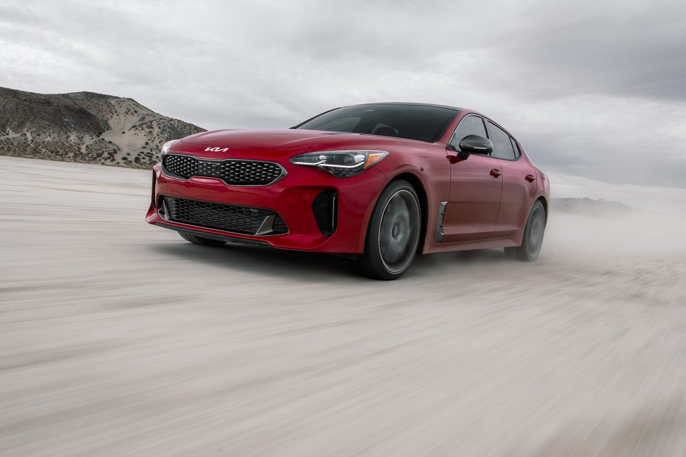 Kia Stinger 2022 rolling shot