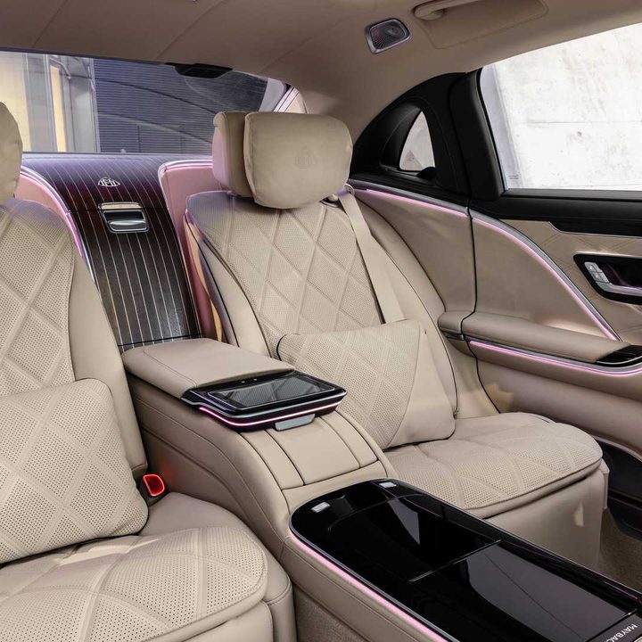 2022 Mercedes-Benz Maybach S680 rear seats